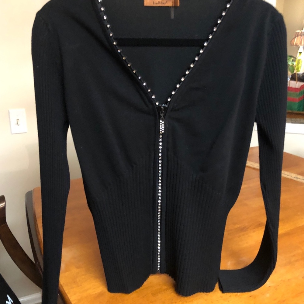 Belldini Black Sweater with zipper pull. No tags